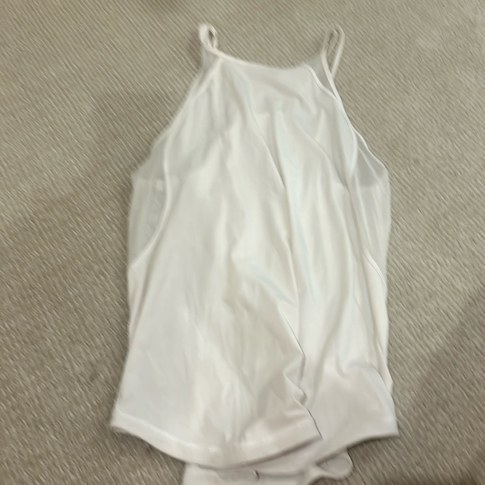 White lululemon tank top